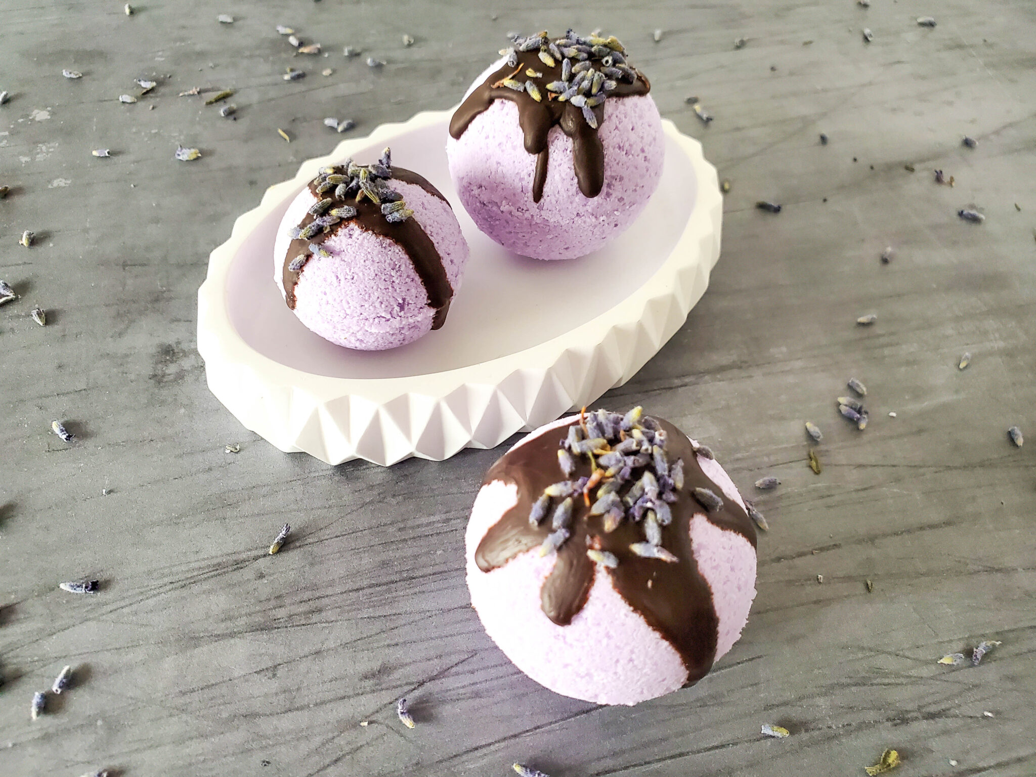 Cocoa Drizzled Lavender Bath Bombs Recipe | Eco Living Mama