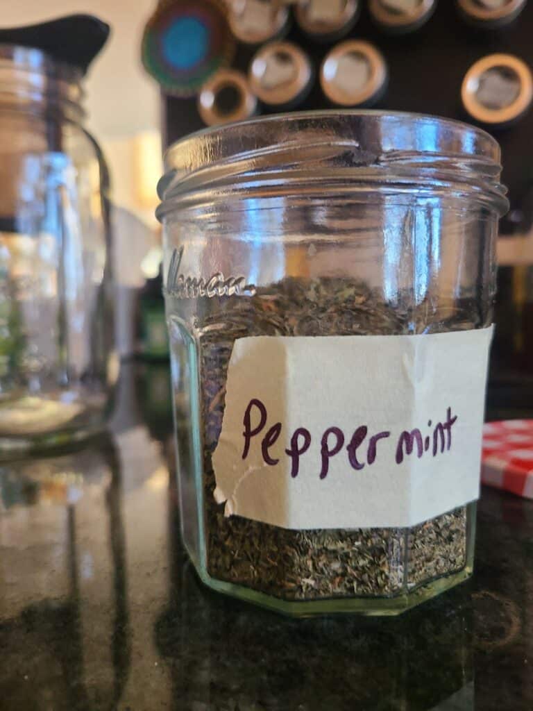 loose leaf dried peppermint leaves